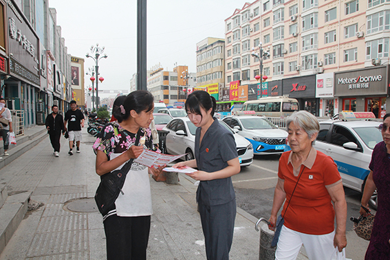 长岭法院开展《反有组织犯罪法》宣传活动
