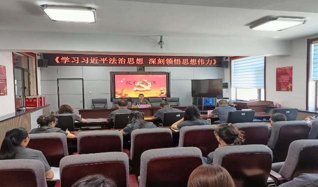 长林中院副院长李伟为白石山林区基层院全体