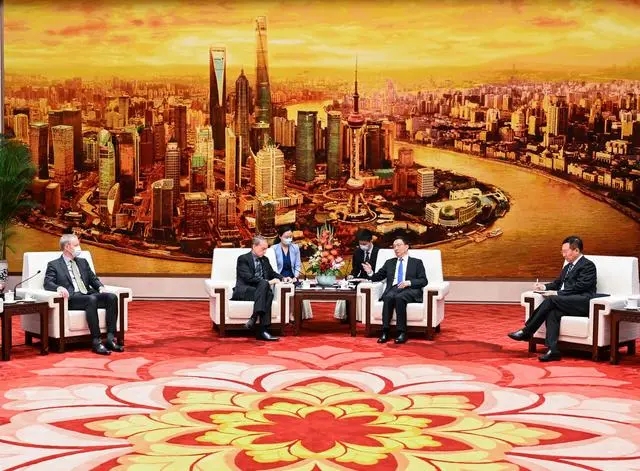 韩正会见出席第十四轮中美工商领袖和前高官