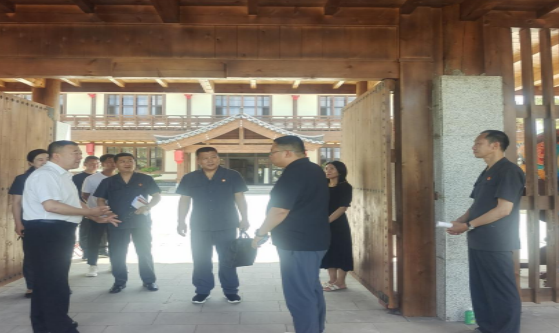 长白法院调研走访送“典”进企 普法护航助