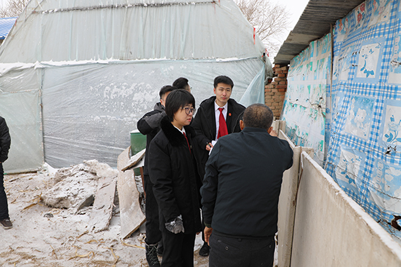 母欣明：常怀敬业之心 坚守法官之责