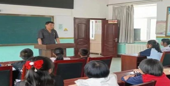 长白朝鲜族自治县人民法院为学生上好  暑