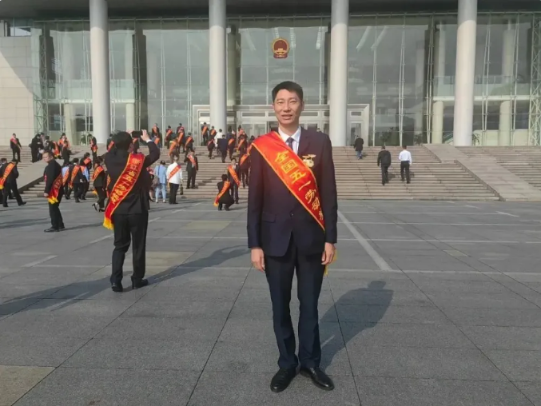 践行党员律师初心使命 展现人民律师时代风