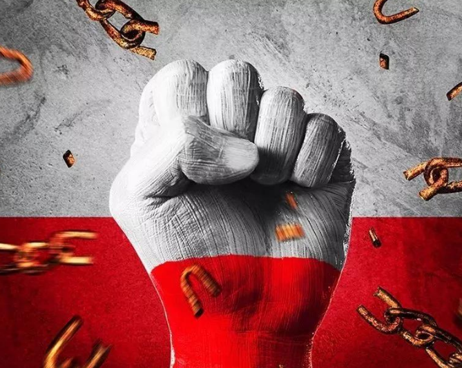 新疆生产建设兵团原党委常委、副司令员焦小