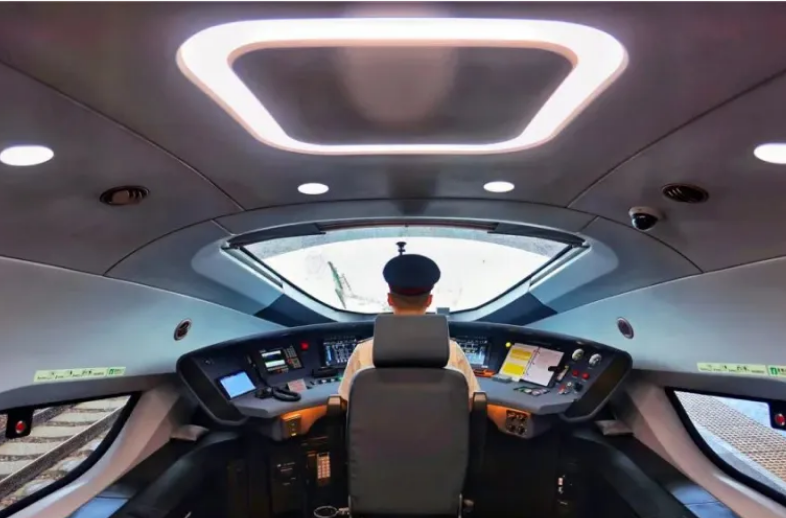 设计时速350公里！新款复兴号今日开跑