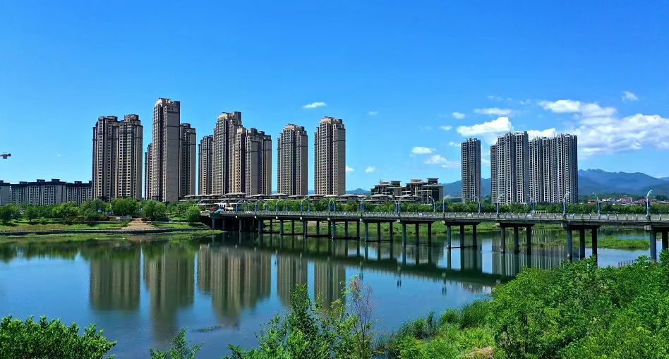 荣耀龙城物业服务公司：用心服务，外化于行