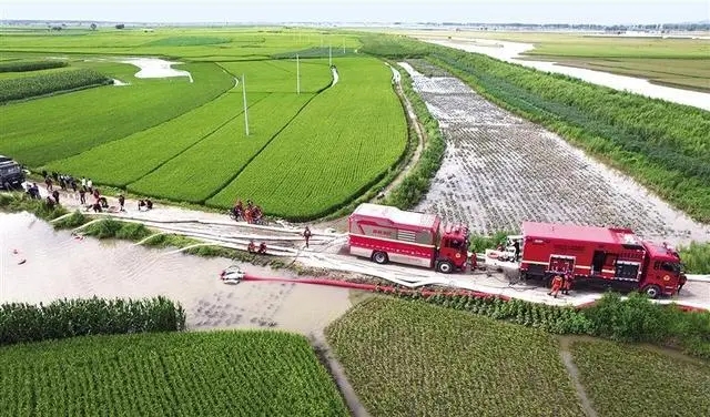 黑龙江积极开展农业抗灾自救