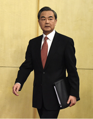 新加坡总理李显龙会见王毅