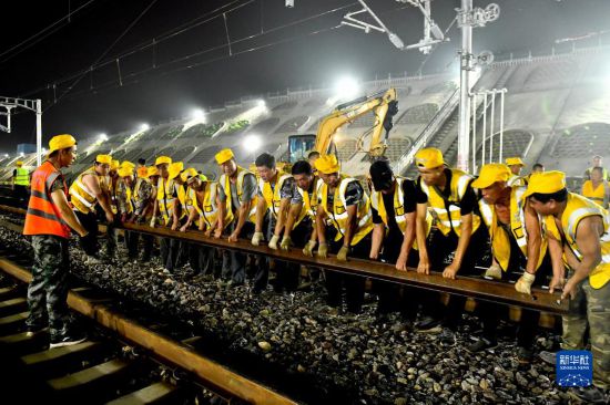 济郑高铁与济南铁路枢纽实现互联互通