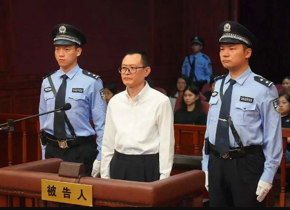 上海市人民检察院原检察长张本才受贿案一审