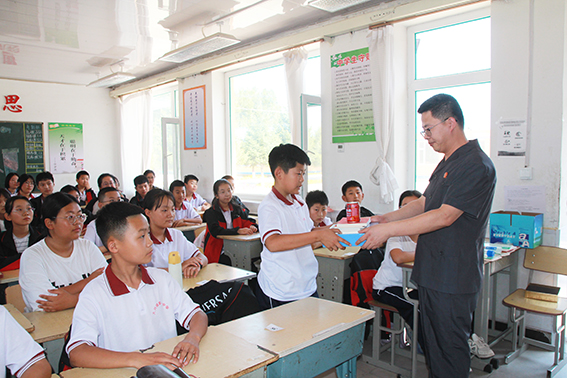 长岭法院：普法邂逅游戏 “玩”出趣味法治