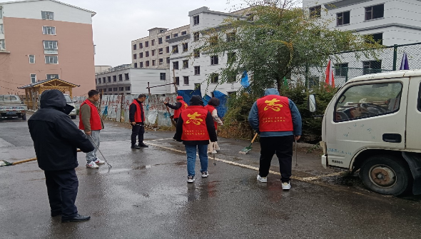 党旗红 环境美——长白法院开展党员志愿服