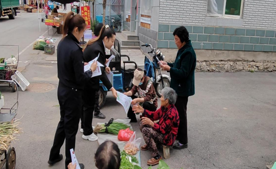 送法进村屯——长白人民法庭开展巡回普法