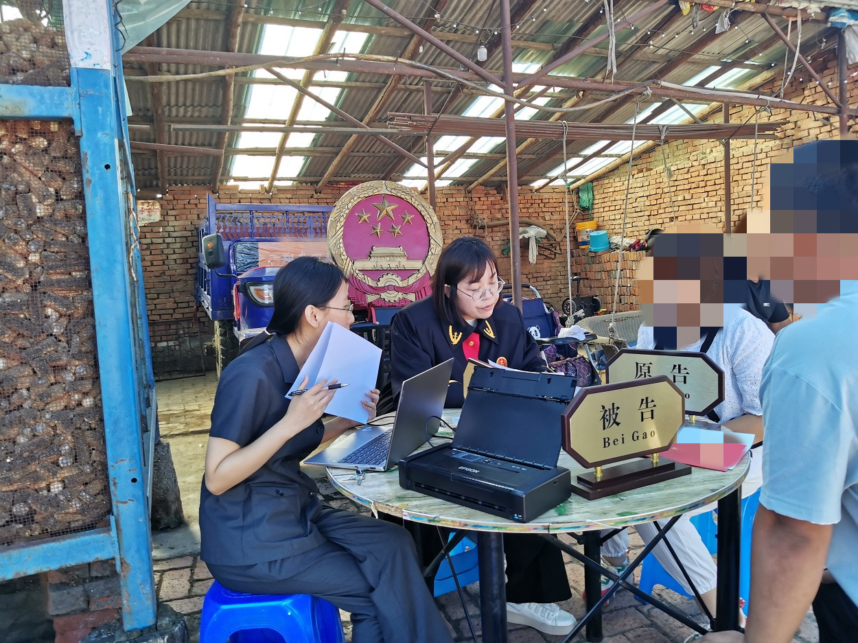 巡回审判进家门，温情化解离婚纠纷