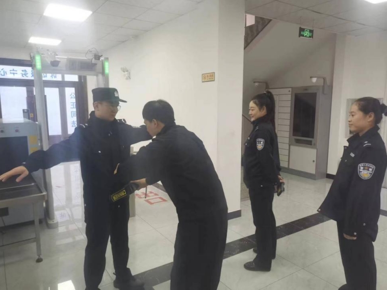 细抓技能训练 牢筑警务安全