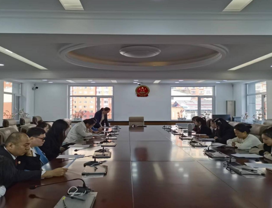 临江市人民法院召开审判辅助事务集约化工作