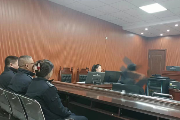 严格遵守交通规则 共同维护道路安全