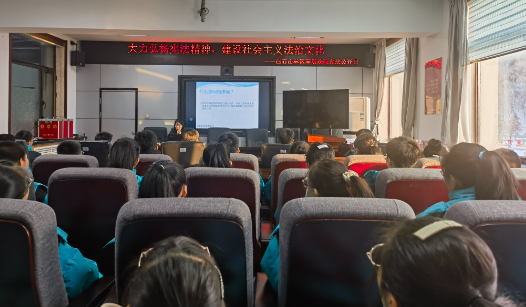 白石山林区法院开展加强未成年人网络安全预