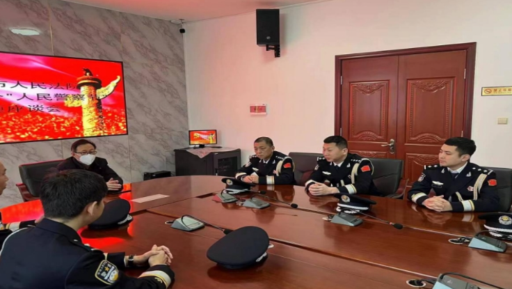 忠诚铸警魂 共庆警察节