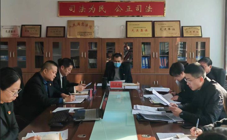 白石山林区基层法院召开党组（扩大）会暨安