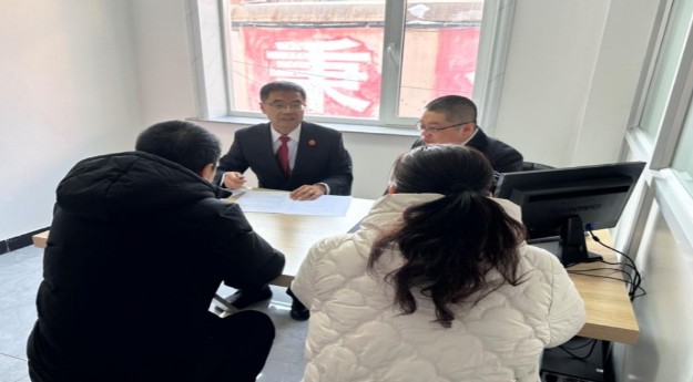 蛮横无理不管用 法官巧妙解纠纷