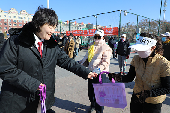 宁江法院普法活动走进伯都讷广场