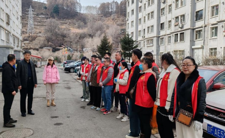 携手同行 共享干净整洁新社区