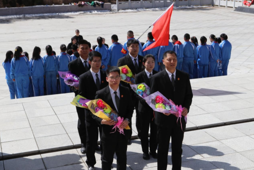 长白法院开展“缅怀先烈·清明节文明祭祀”