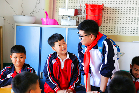 前郭法院开展走近留守儿童法治宣传教育活动