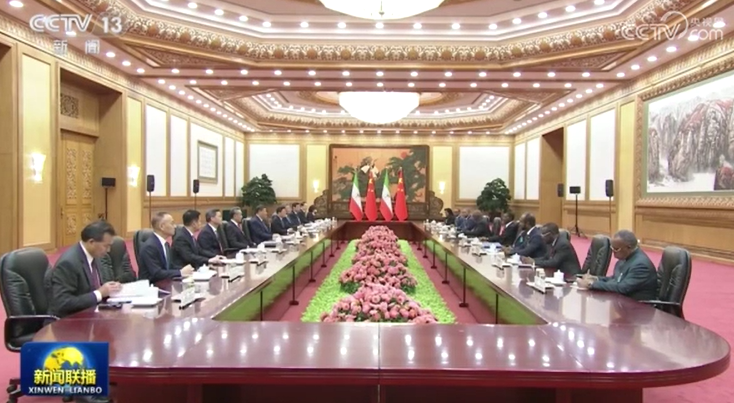 习近平同赤道几内亚总统奥比昂会谈