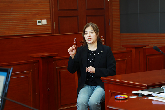 松原中院：手语翻译进法庭 公正之声“听得