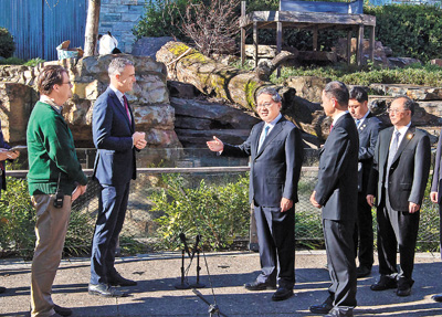 李强考察中澳大熊猫保护合作研究工作