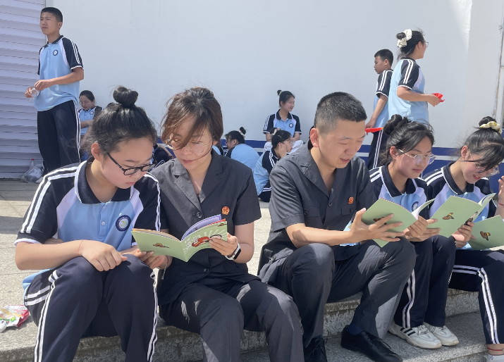 普法校庆会  法护少年行