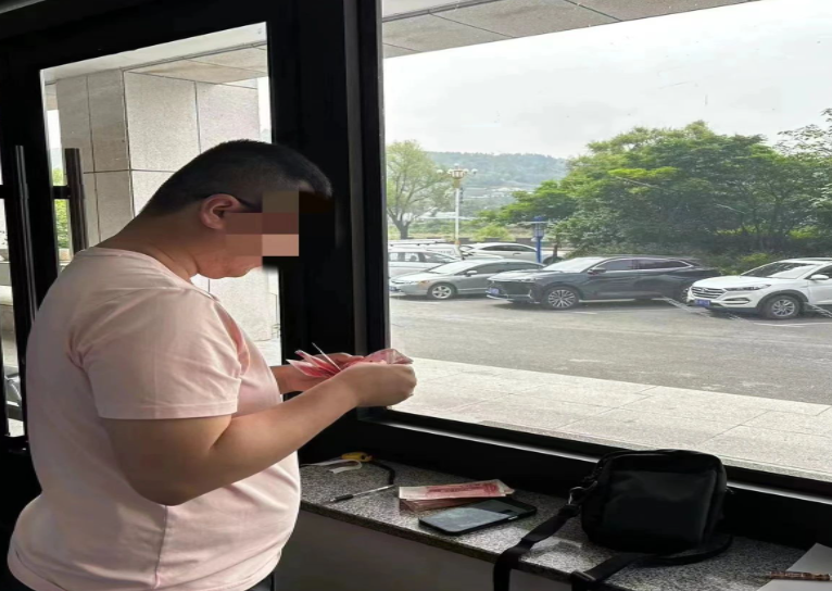 依法精准施策，扣留工资促履行，守护司法权