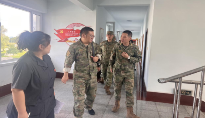 永吉县人民法院开展普法进军营活动