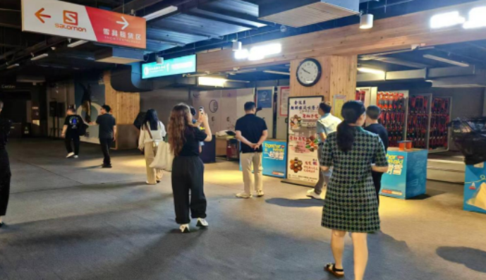 永吉法院开发区法庭走访辖区旅游企业 “零