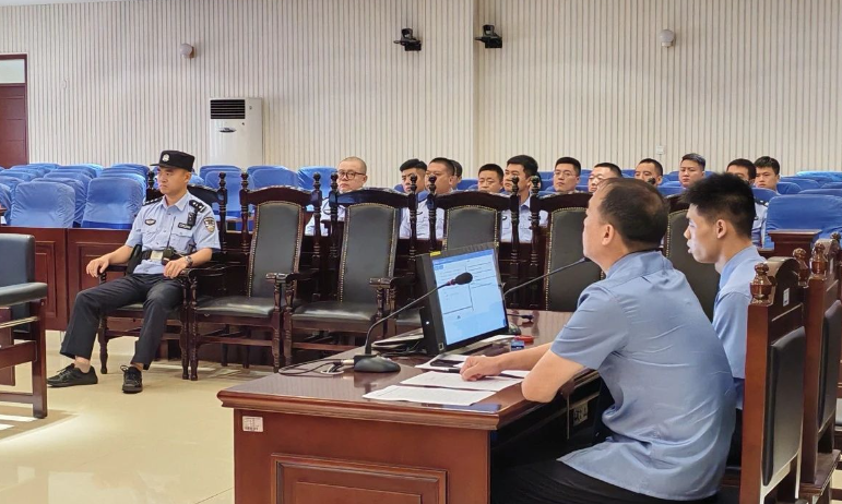 长白法院邀请边防派出所公安干警观摩庭审，