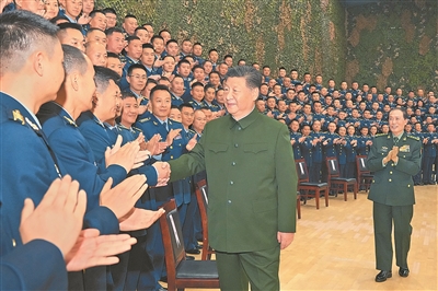 习近平在视察空降兵军时强调全面加强练兵备