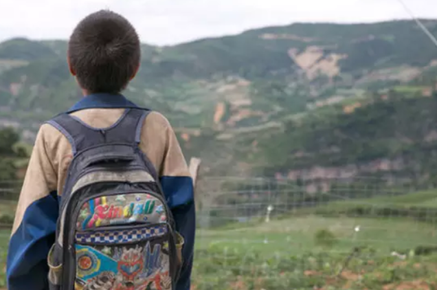  文/寒溪《我是山里娃》