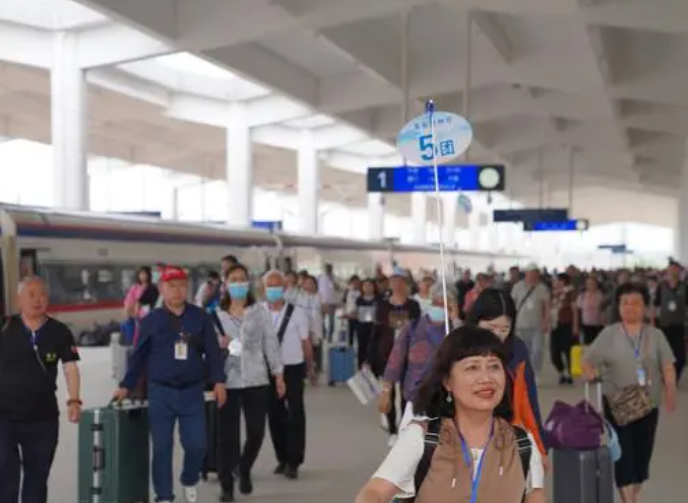 超1.49万人次 中老铁路老挝段单日旅客