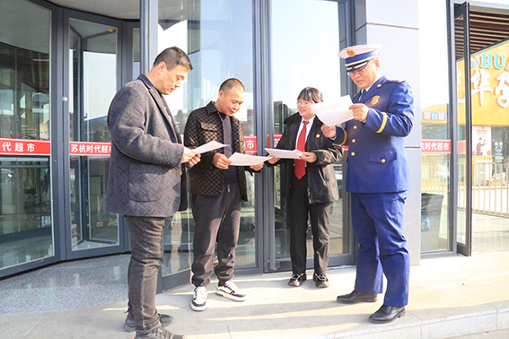 乾安法院：“法徽红”携手“消防蓝” 共筑