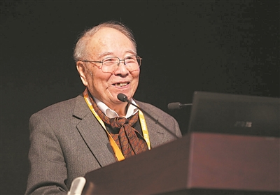 “他把最好的论文都‘写’在企业里”