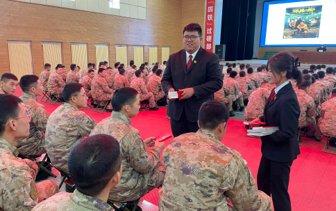 送法进军营 赋能强军梦