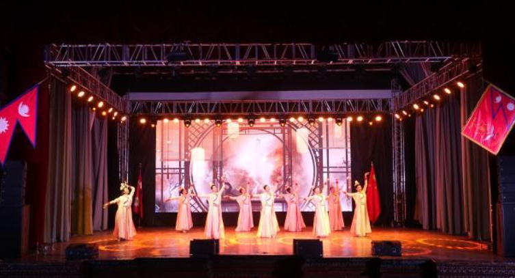 “亲情中华·四海同春”慰侨演出首次走进尼