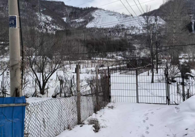 不愿赔偿150元？法官深入现场，化解邻里