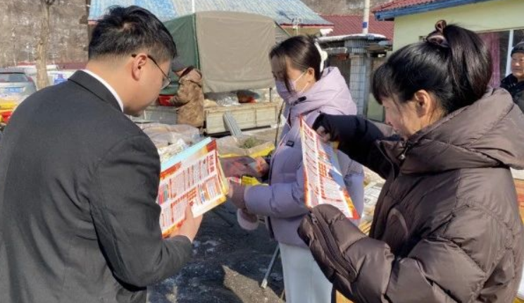 八道沟法庭下乡普法，助力外出务工人员法律