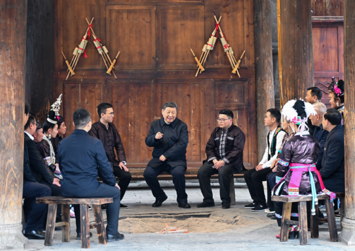 一见·从侗寨里的这一幕，感受不变的人民情