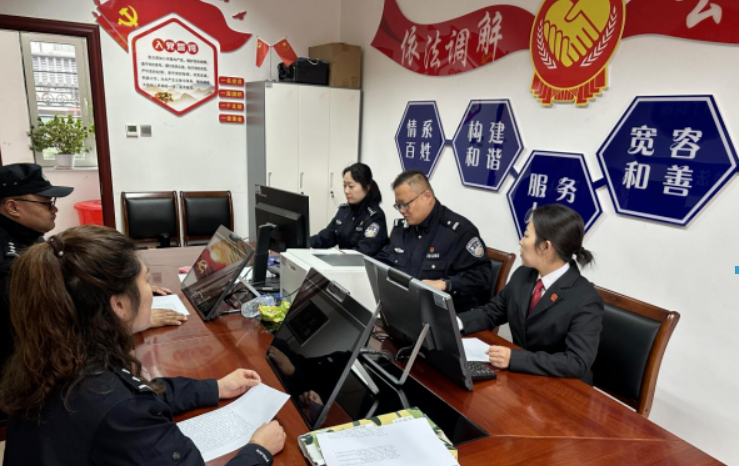 明晰警务使命  严守安检关卡——长白法院