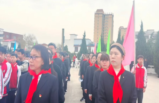 缅怀革命先烈 传承红色基因