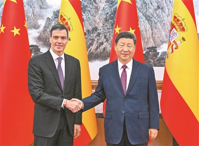 习近平会见西班牙首相桑切斯